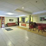 Perros Hotel