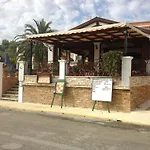 Perros Hotel