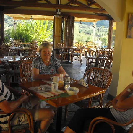 Perros 2* Agios Stefanos Avliotes (Corfu)