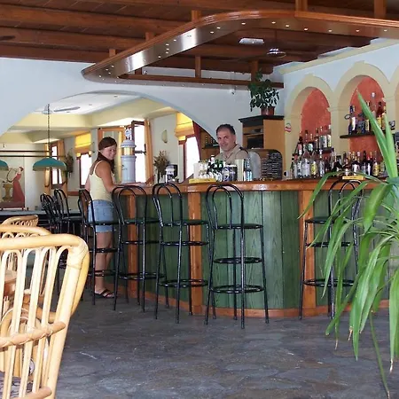 Perros Agios Stefanos Avliotes (Corfu)