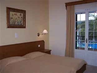 Perros Hotel Agios Stefanos Avliotes (Corfu)