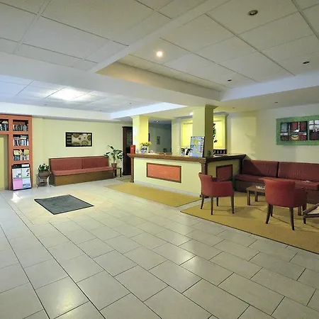 Perros Hotel