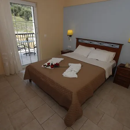 Perros Hotel Agios Stefanos Avliotes (Corfu)
