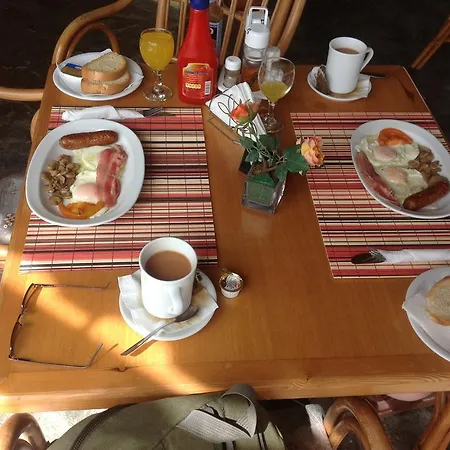 Hotel Perros 2*