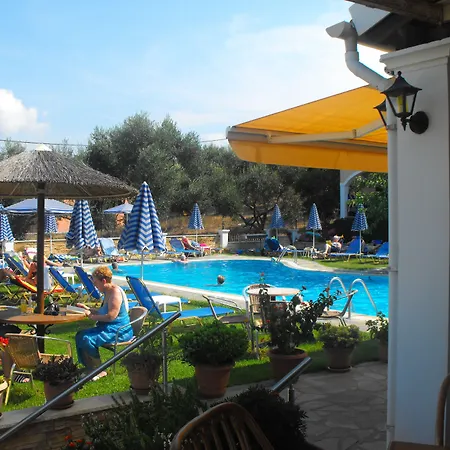 Perros Hotel Agios Stefanos Avliotes (Corfu)