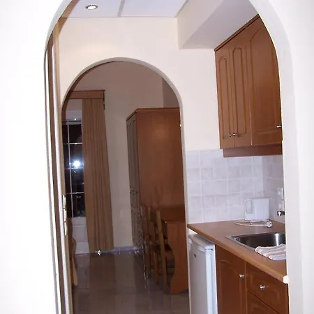 Perros Hotel Agios Stefanos Avliotes (Corfu)