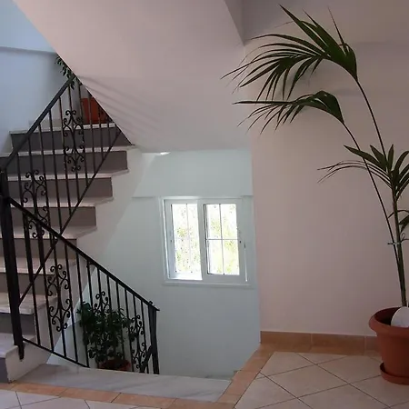Perros Hotel Agios Stefanos Avliotes (Corfu)