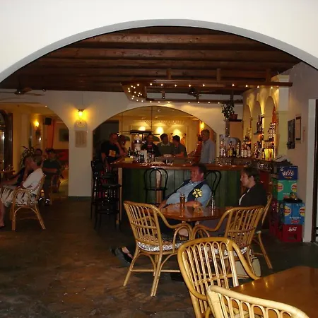 Perros Hotel