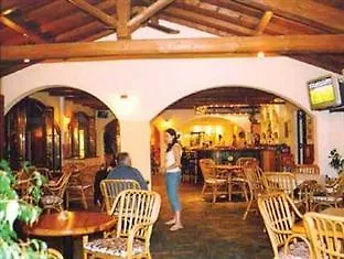 Hotel Perros 2*