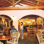 Hotel Perros 2*