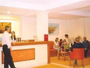Perros Hotel